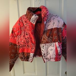 Cropped Puffer Jacket Pink Bandana Print
